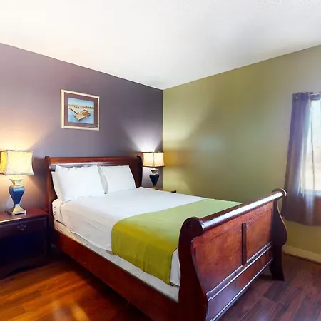 Pigeon Forge Paradise Room photo